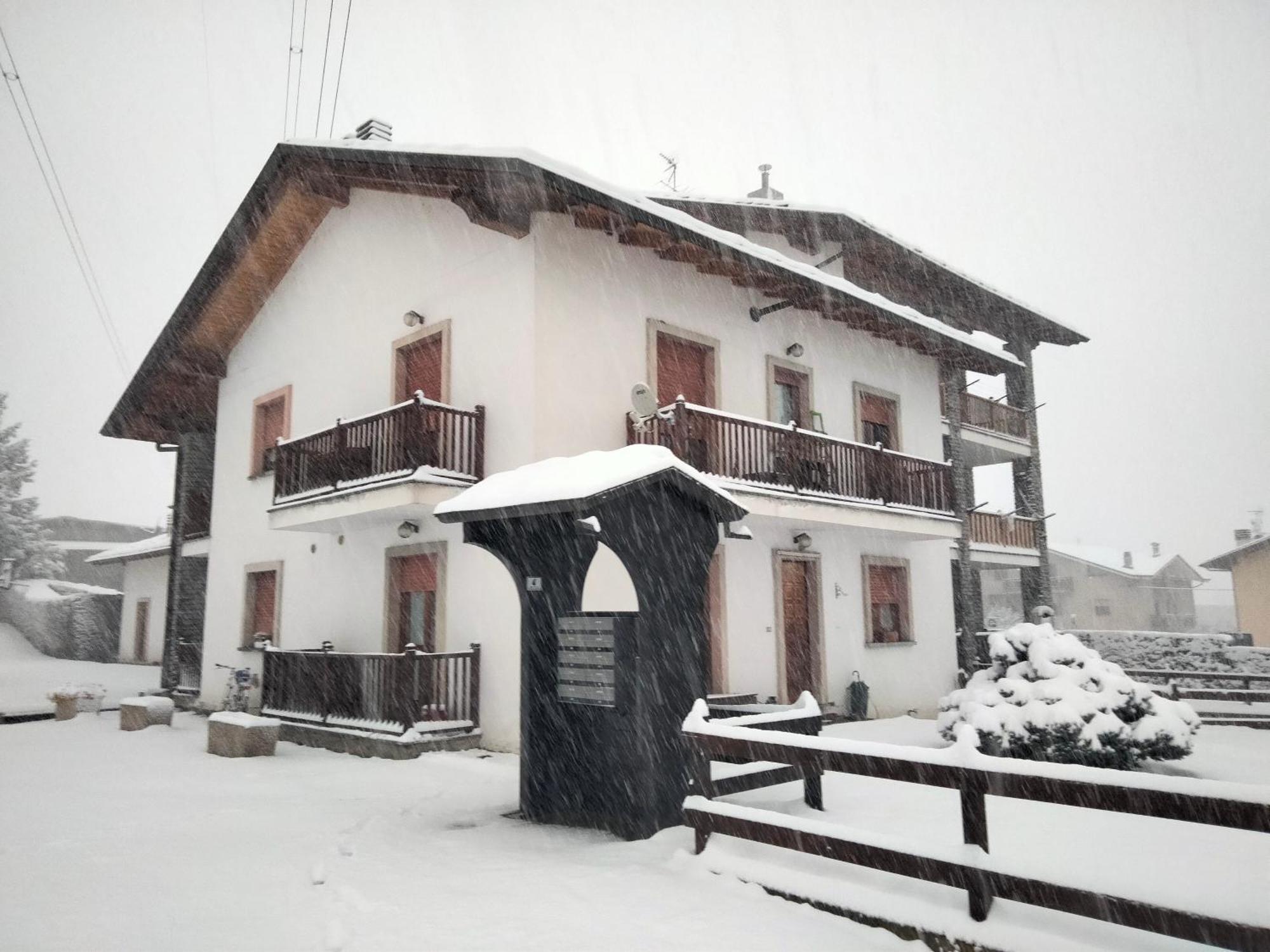 Appartamento Signorile Con Giardino Aosta Exterior foto